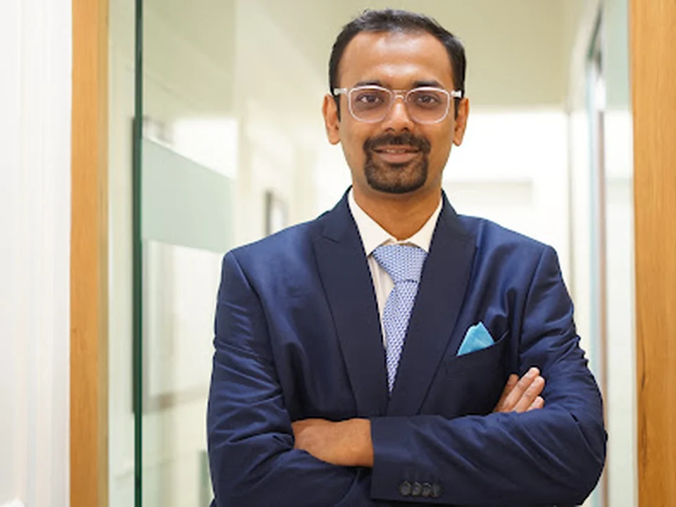 Dr. Varun's URO ONCOLOGY CLINIC - Uro Oncologist & Robotic Surgeon in Mumbai