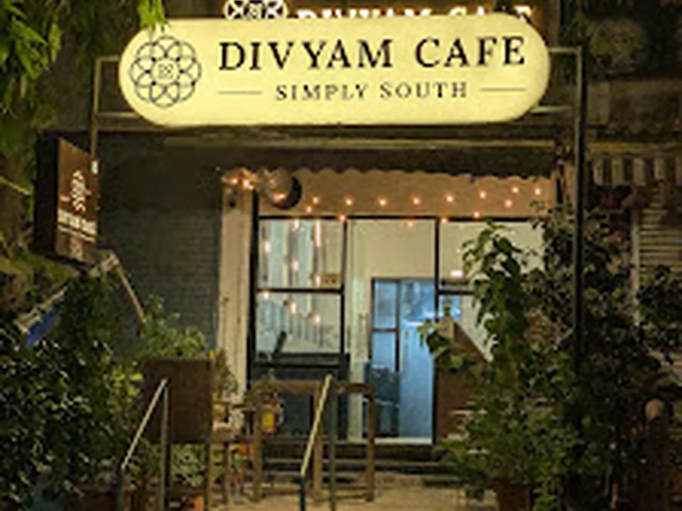 Divyam Cafe, Mumbai