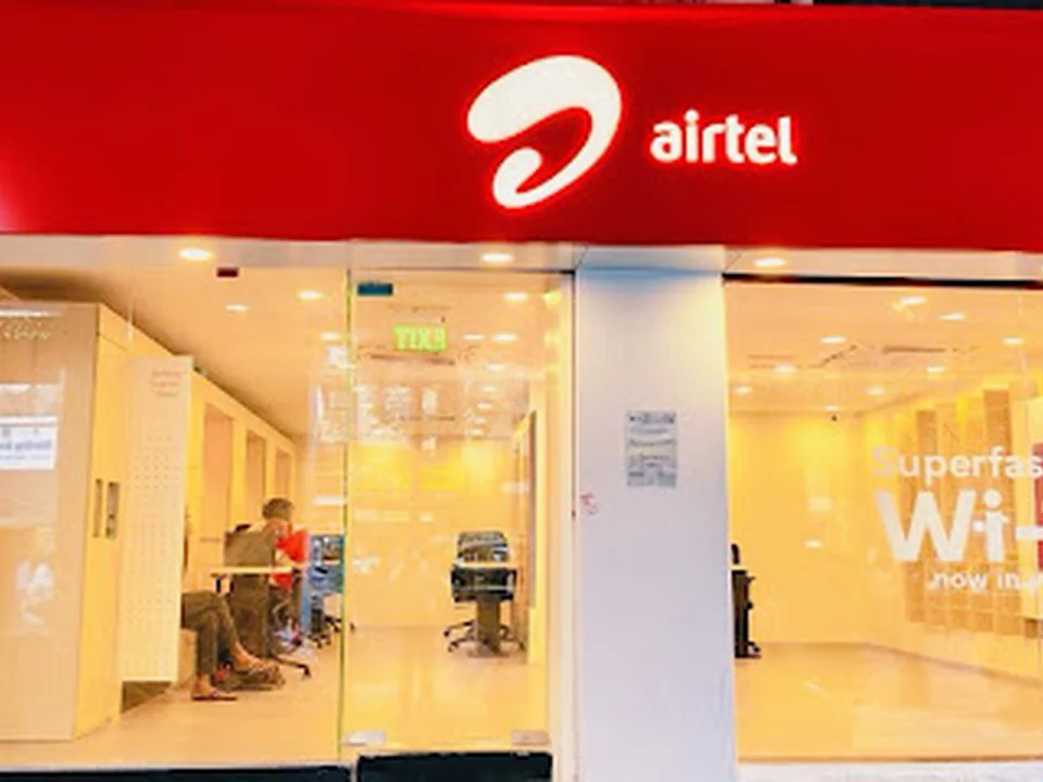 AIRTEL STORE - CST STATION MUMBAI