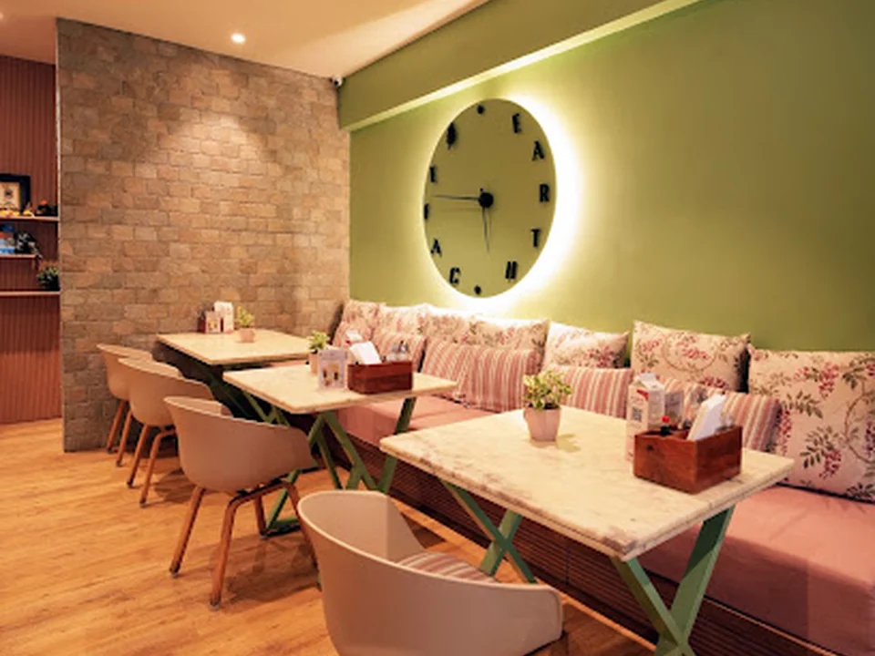 Earth Cafe @ Waterfield, Mumbai