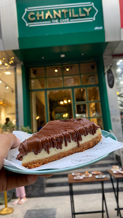 Chantilly - The Café