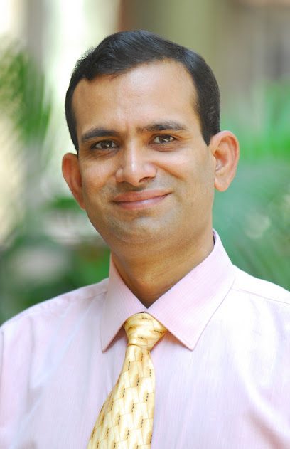 Dr. Arunesh Gupta : Rhinoplasty | Liposuction | Hair Transplant | Ear Cosmetic Surgery in Prabhadevi - Dadar