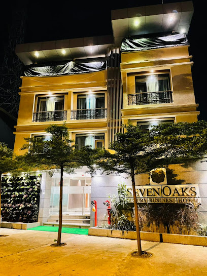 Hotel Seven Oaks